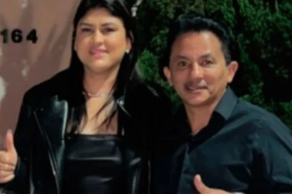Manoel Gomes, do hit Caneta Azul, com a mulher, Diva Gomes