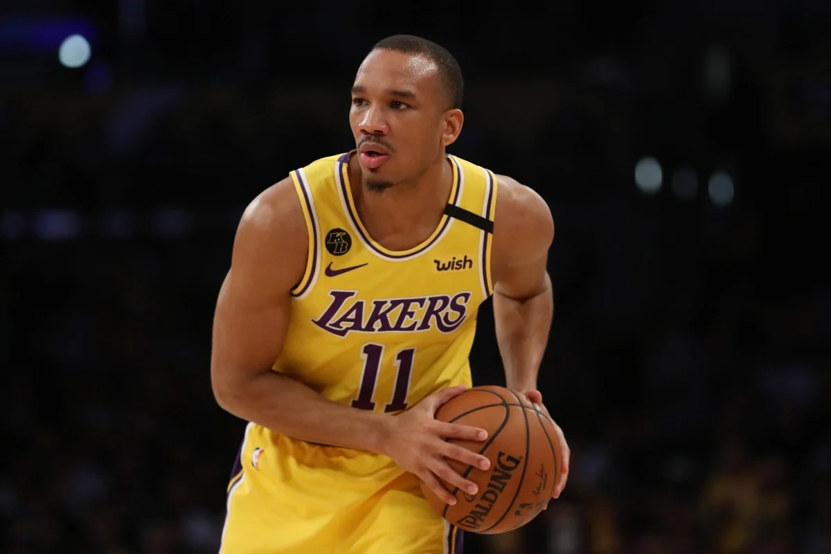 <b>Avery Bradley</b>: o armador de 29 anos assinou um contrato de 2 anos com o Lakers em julho de 2019 após ter ido dispensado pelo Memphis Grizzlies <b>Avery Bradley</b>: o armador de 29 anos assinou um contrato de 2 anos com o Lakers em julho de 2019 após ter ido dispensado pelo Memphis Grizzlies