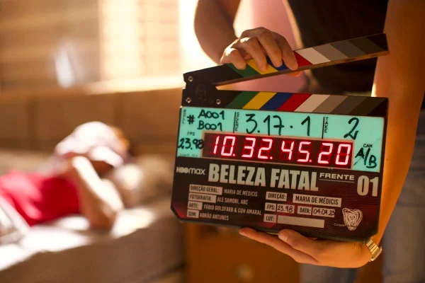 Imagem colorida da claquete de Beleza Fatal