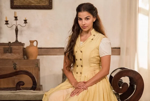 Pilar (Gabriela Medvedovski) em Nos Tempos do Imperador