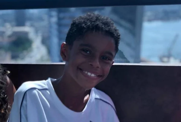 Filho de produtores da Globo e Record é alvo de racismo no RJ