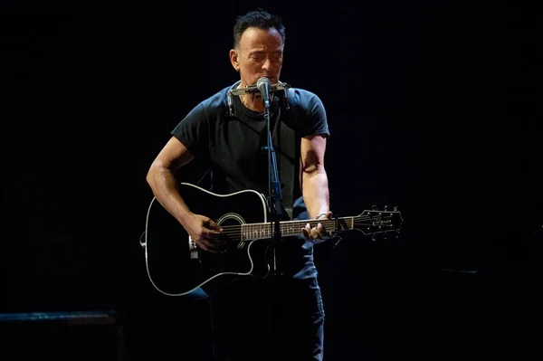 Astro do rock Bruce Springsteen é preso por dirigir bêbado