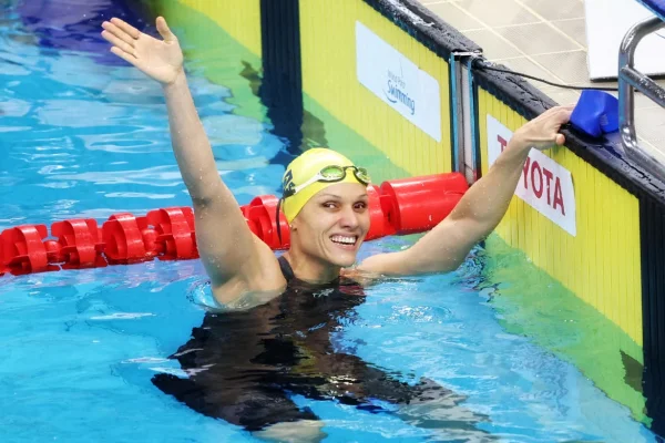 Carol Santiago, ouro nos 100m costas