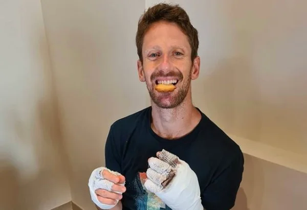 Romain Grosjean com biscoito