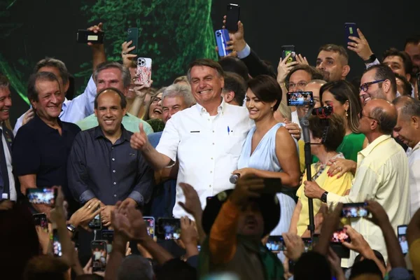 Bolsonaro cita Brilhante Ustra e diz que tem um “exército ao seu lado”