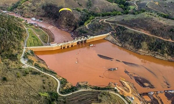 usina hidrelétrica risoleta neves