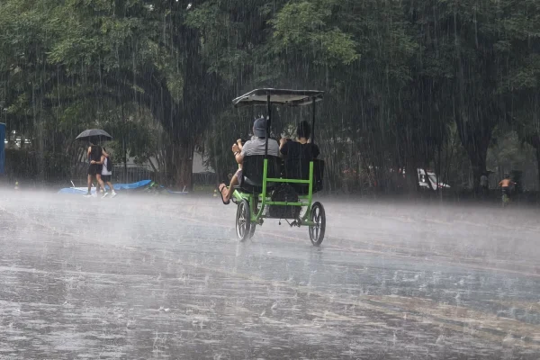 Imagem mostra dia quente em São Paulo - Metrópoles