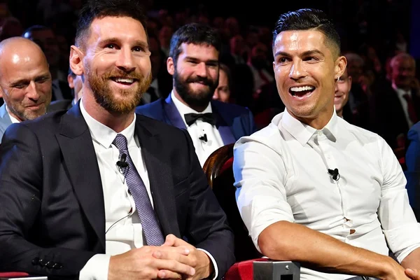 Jornalista revela papo com CR7 sobre Messi: "Melhor jogador" - Metrópoles