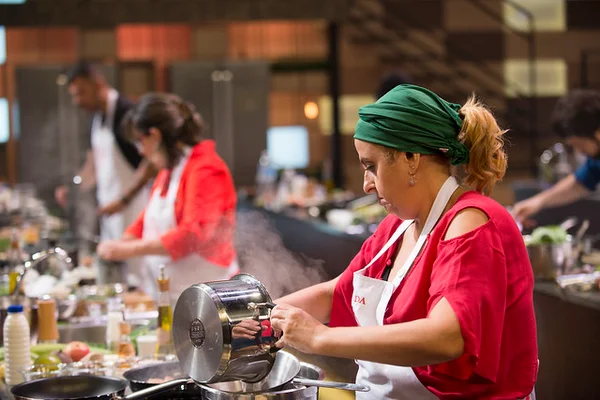 MasterChef: Fogaça desafia participantes com nhoque e ragu na 1ª prova