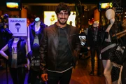 Ela foi vista saindo do cinema na companhia de Renato Góes