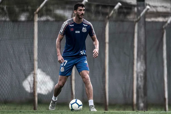 Gustavo Henrique é poupado de treino; Uribe sofre entorse
