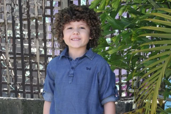 Gabriel Miller comemora sucesso de Carinha de Anjo, em alta na Netflix