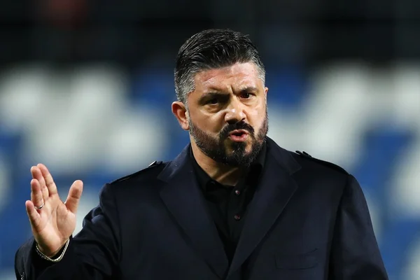 Vídeo: após pegadinha, ex-jogador Gattuso ameaça bater em garçom