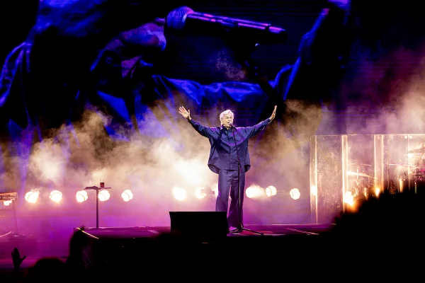 Show histórico de Caetano Veloso lota o Festival Estilo Brasil