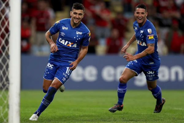 Libertadores: Arrascaeta decidiu único Flamengo x Cruzeiro no Maracanã