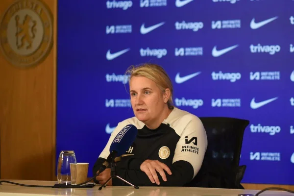 Treinadora do Chelsea se revolta contra arbitragem: “Fomos roubadas”