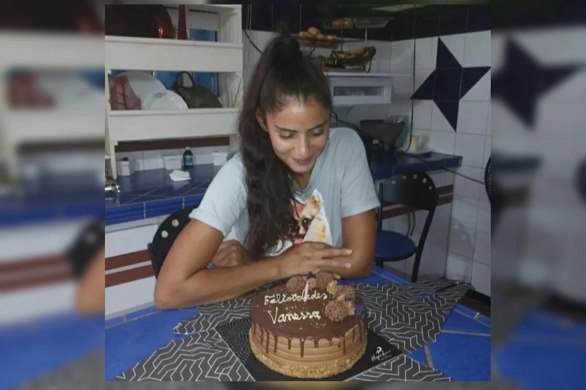 Natural do Gama, Vanessa Zacarias da Silva vivia em Caracas com o namorado venezuelano e está entre as vítimas dos terremotos que deixaram 589 mortos no país Natural do Gama, Vanessa Zacarias da Silva vivia em Caracas com o namorado venezuelano e está entre as vítimas dos terremotos que deixaram 589 mortos no país