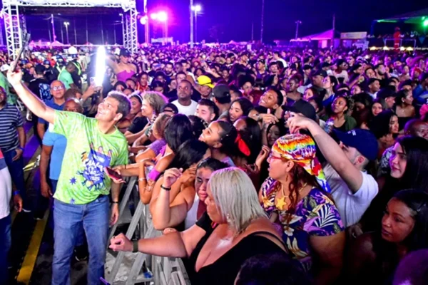 Prefeito de São Luís Eduardo Braide (PSD) durante Carnaval 2025