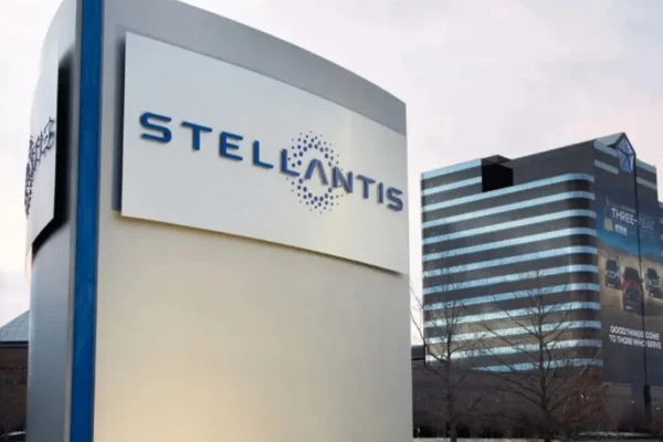 Imagem de sede da Stellantis - Metrópoles