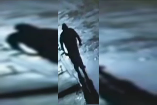 Triplo homicídio: homem encapuzado invadiu casa para acerto de contas