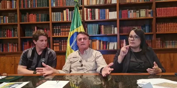 Ao lado de Bolsonaro, Mario Frias diz que “acabou a bagunça” na Ancine