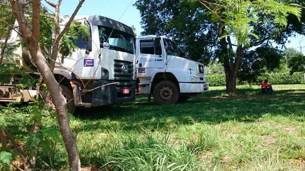 Operação de limpeza da orla do Lago Paranoá deve terminar nesta sexta (4/12)