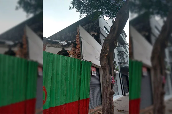 Rua do Bom Retiro é interditada por ameaça de desabamento de imóvel