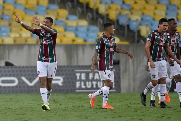 Fluminense vence o Palmeiras e respira na briga contra a degola