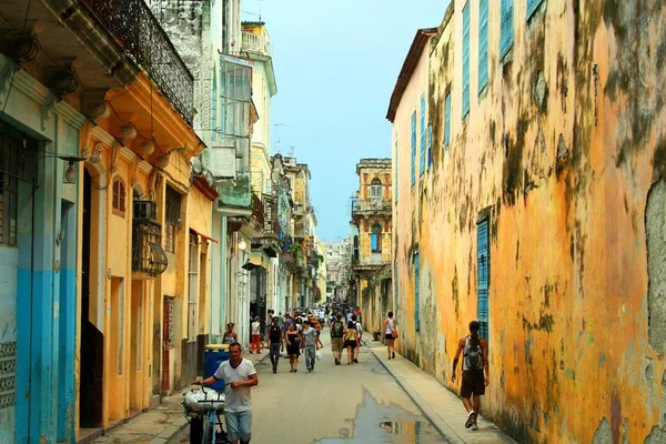 Documentário inédito sobre Cuba é destaque em Festival de Veneza