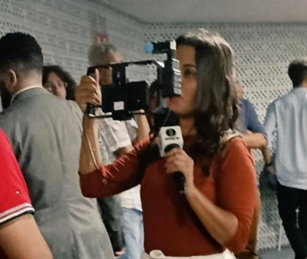 Repórteres da GloboNews passarão a usar celular para se filmar ao vivo