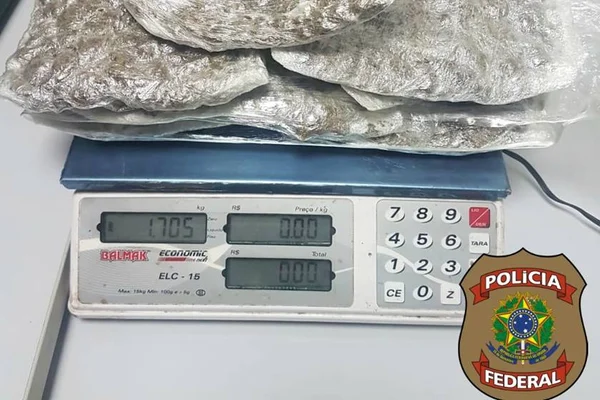 PF apreende adolescente com 1,7 kg de skunk no Aeroporto de Brasília