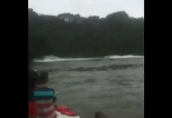 Vídeo: em racha de moto aquática, homem é atropelado e morre no local