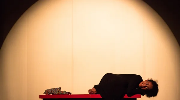 Violência doméstica é tema da peça “Cicatrizes”, no Teatro do Perdiz