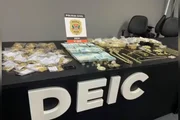 Deflagrada pelo Departamento Estadual de Investigações Criminais (Deic), por meio da 3ª Delegacia, a operação mobiliza cerca de 60 investigadores