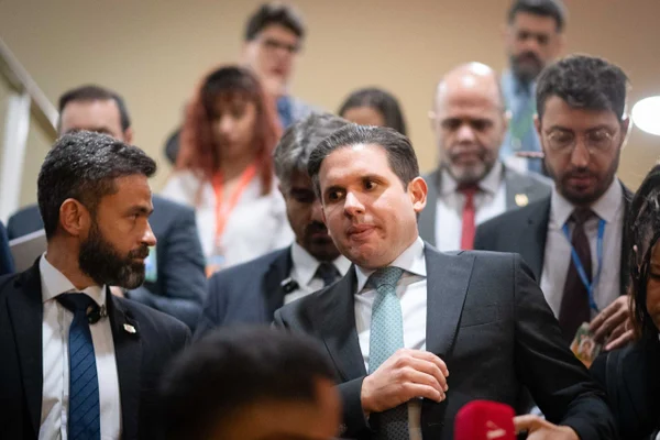 Contra efeito Nikolas, Câmara deve avançar em voto distrital misto. Entenda - destaque galeria Contra efeito Nikolas, Câmara deve avançar em voto distrital misto. Entenda - destaque galeria