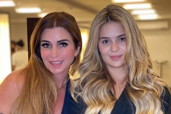 Mãe de Viih Tube se rende à harmonização facial: “Dez anos mais nova”