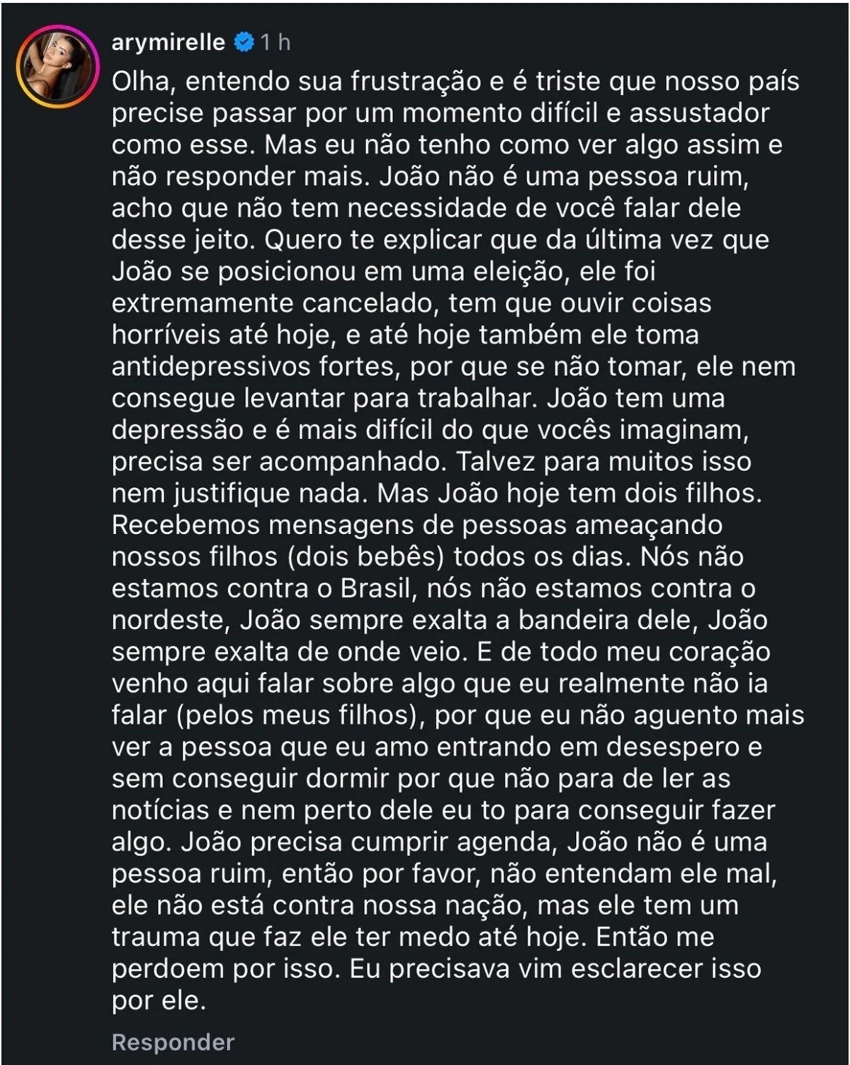 Esposa de João Gomes, Ary Mirelle justifica isenção do cantor sobre política: "Não é ruim" Esposa de João Gomes, Ary Mirelle justifica isenção do cantor sobre política: "Não é ruim"