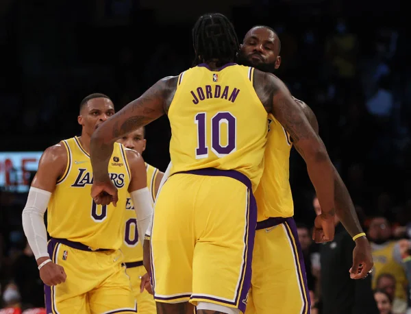 Laker vencem o Houston Rockets