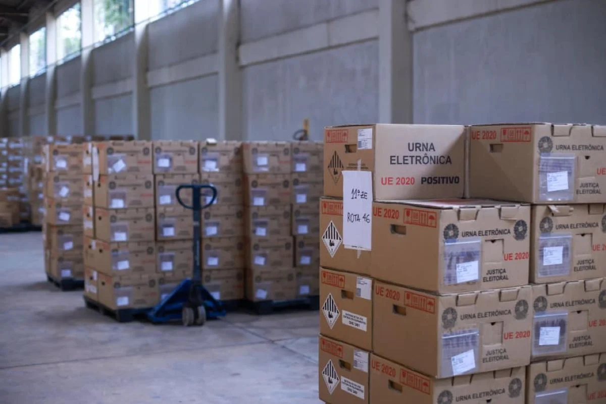 Mais de 6 mil urnas foram preparadas paras Eleições 2026 no DF Mais de 6 mil urnas foram preparadas paras Eleições 2026 no DF