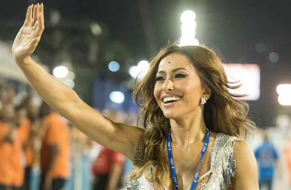 Sabrina Sato faz 37 anos e quer um filho de presente de aniversário
