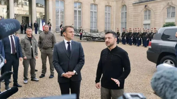imagem colorida zelensky em paris