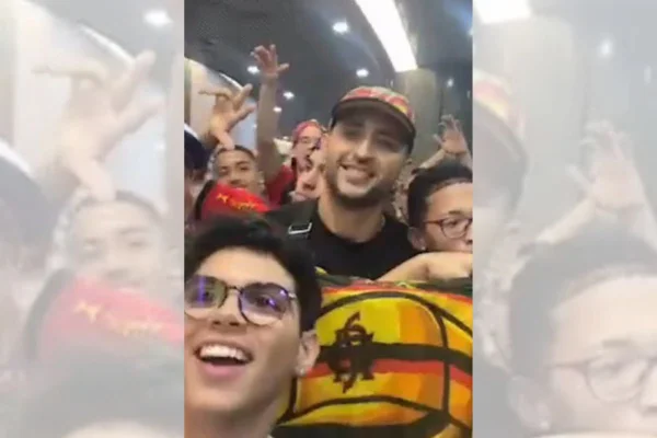 Torcida do Sport se confunde e recepciona jogador errado em aeroporto
