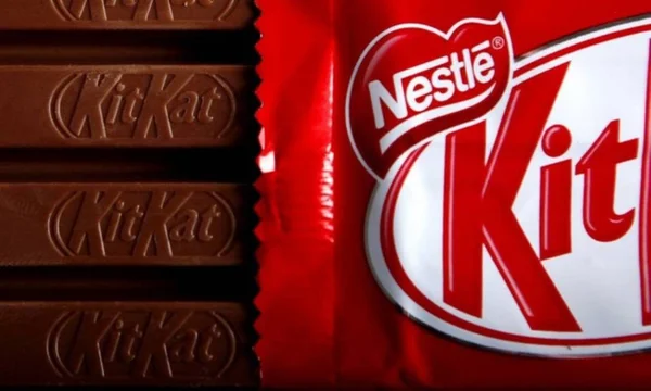 imagem colorida kitkat nestlé