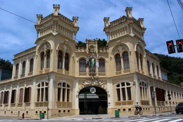 Fachada da Câmara de Santos (SP) - Metrópoles