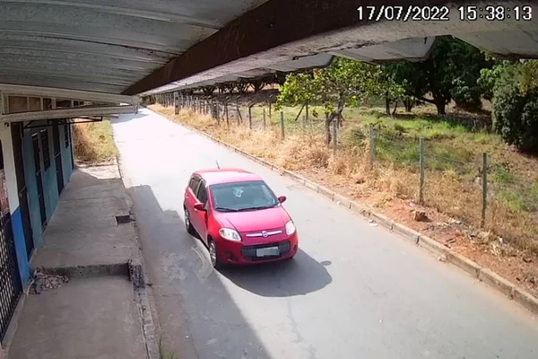 Fiat Palio Vermelho - Metrópoles