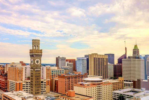 Foto aérea colorida da cidade de Baltimore, nos EUA - Metrópoles