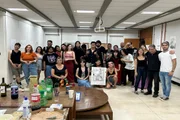 Shahram Afrahi em momento de descontração, lembrado por colegas e estudantes como apaixonado pelas artes e pela universidade Shahram Afrahi em momento de descontração, lembrado por colegas e estudantes como apaixonado pelas artes e pela universidade