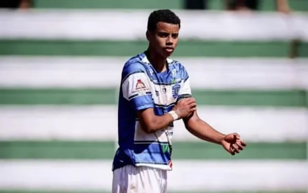 imagem colorida jogador de futebol de 17 anos morre goias