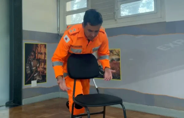 Manobra em caso de engasgo