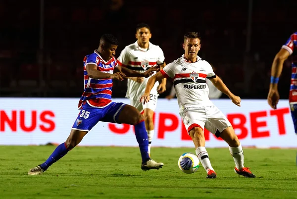 São Paulo estreia no Brasileirão com derrota em casa para o Fortaleza